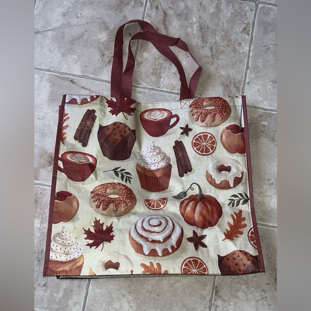🛍️ EUC WINNERS, HOMESENSE, MARSHALLS Fall Themed Reusable Shopping Bag 🛍️